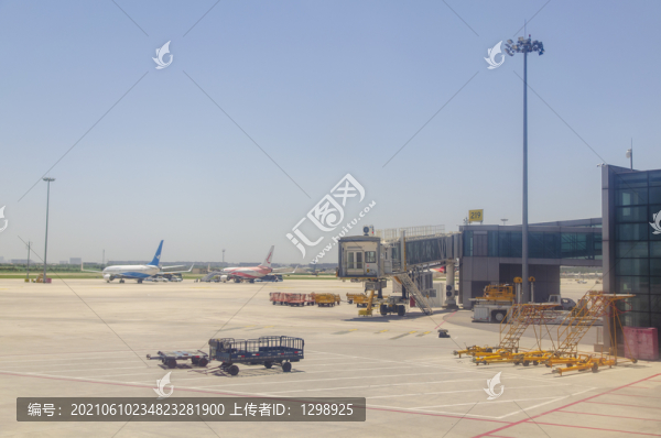 機(jī)場(chǎng)設(shè)施
