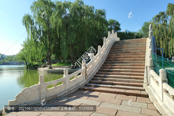 北京龍?zhí)逗珗@龍脊橋