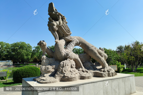 北京龍?zhí)逗珗@青龍騰飛雕塑