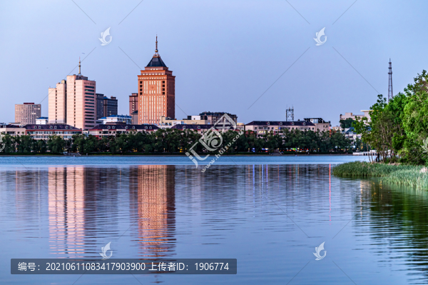 日落后的中國(guó)長(zhǎng)春南湖公園風(fēng)景