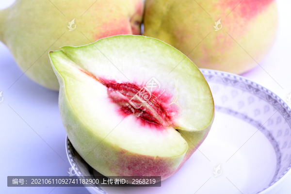 鷹嘴桃