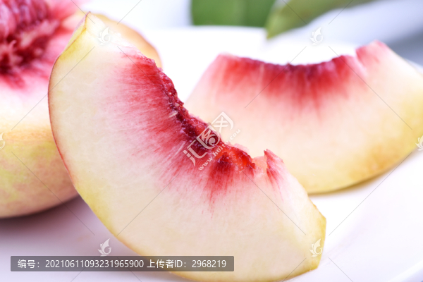 鷹嘴桃