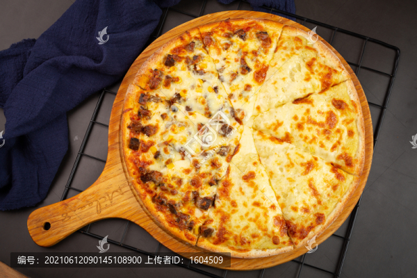 牛肉榴蓮雙拼披薩高清大圖