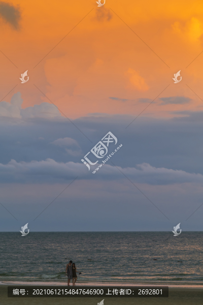 黃昏浪漫海景豎圖