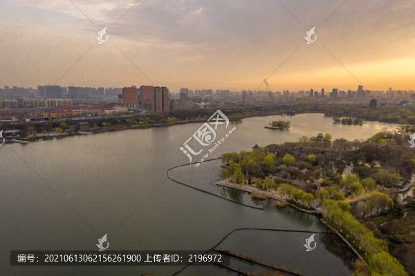 鳥瞰大明湖的早晨