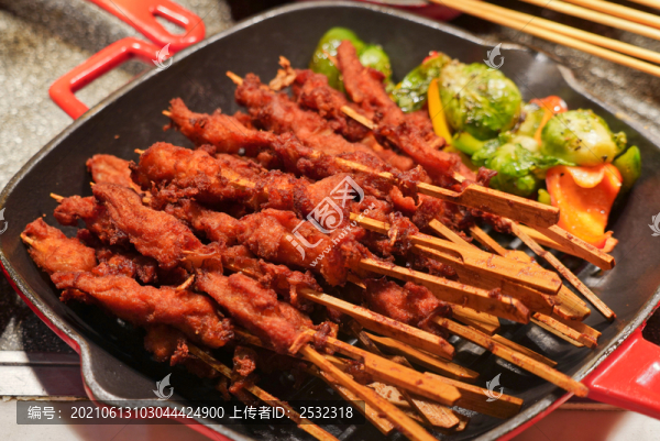 烤肉串骨肉相連