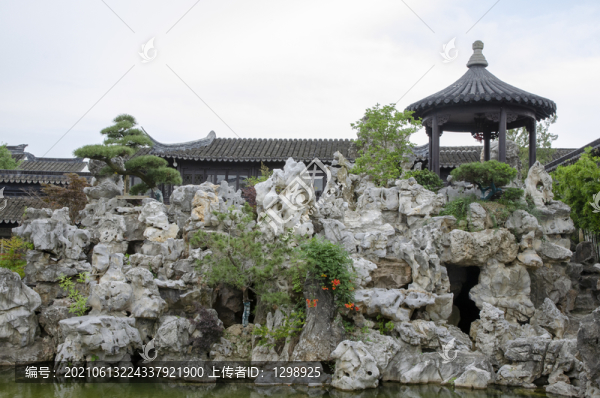 假山亭臺(tái)樓閣