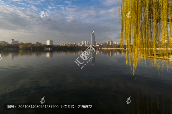 春光明媚的大明湖