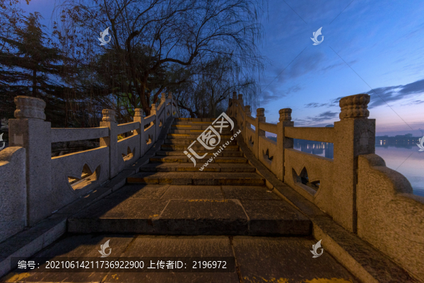 大明湖煙波橋晨曦