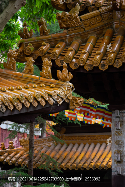琉璃屋檐