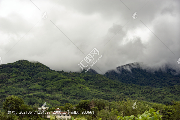 山脈