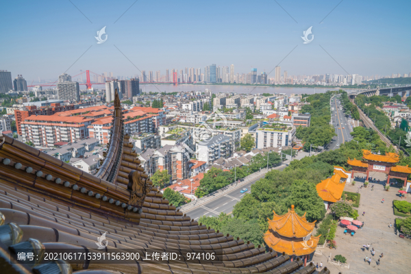 從武漢黃鶴樓上俯瞰城市全景