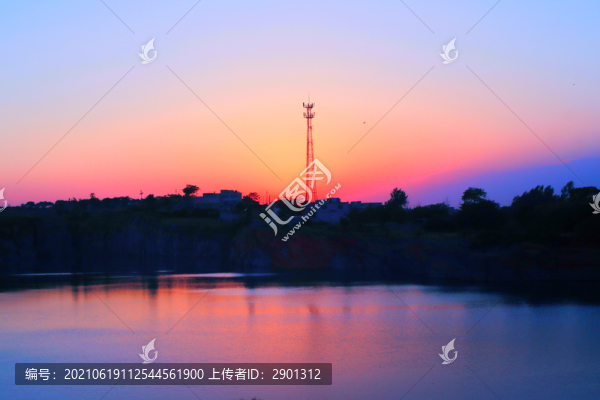 湖泊晚霞