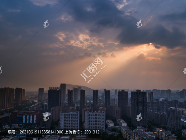 烏云城市陽光