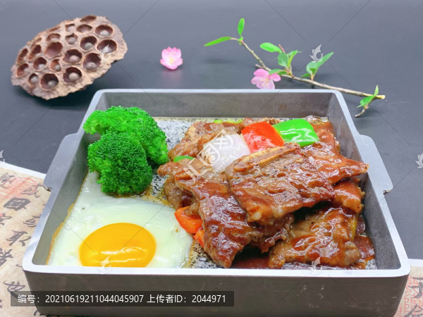 鐵板牛仔骨