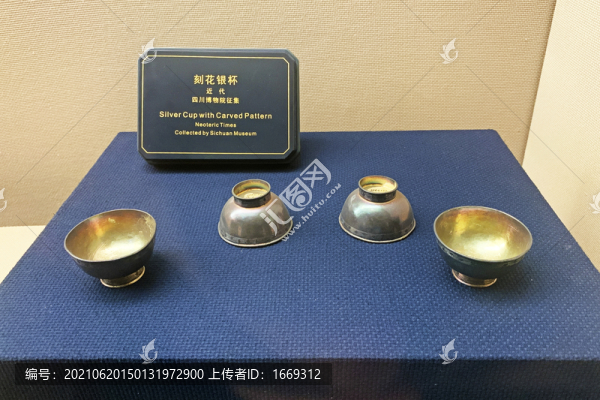 少數(shù)民族銀制生活用品