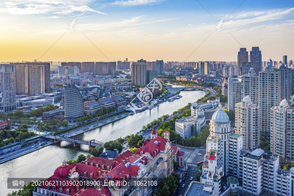夕陽下的天津海河美景