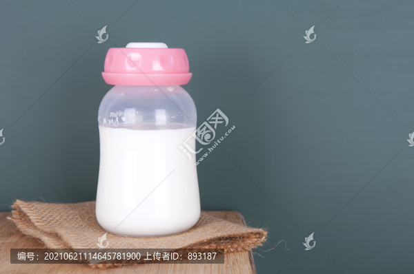 一瓶奶