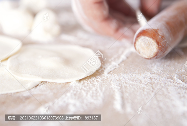 搟餃子皮