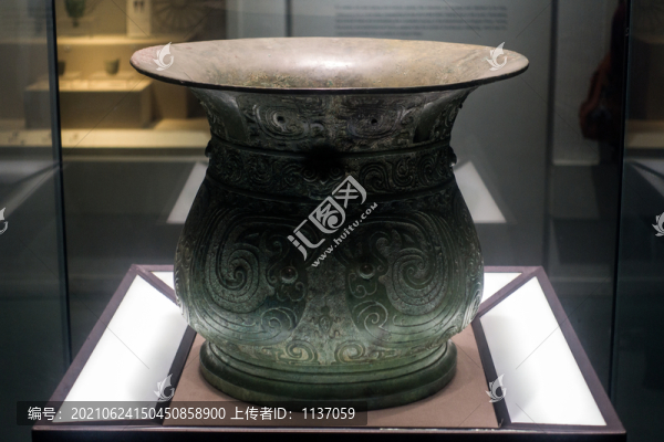 西周青銅鳳紋尊