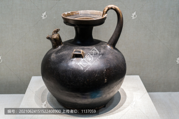 東晉德清窯褐釉雞首瓷壺