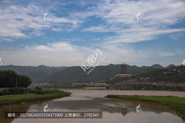中國山西臨縣磧口古鎮(zhèn)黃河與塔樓