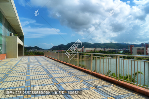教學(xué)樓觀景平臺(tái)