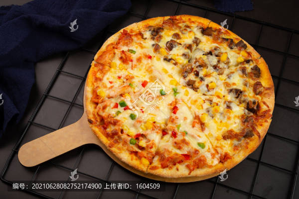 牛肉海鮮雙拼披薩高清大圖