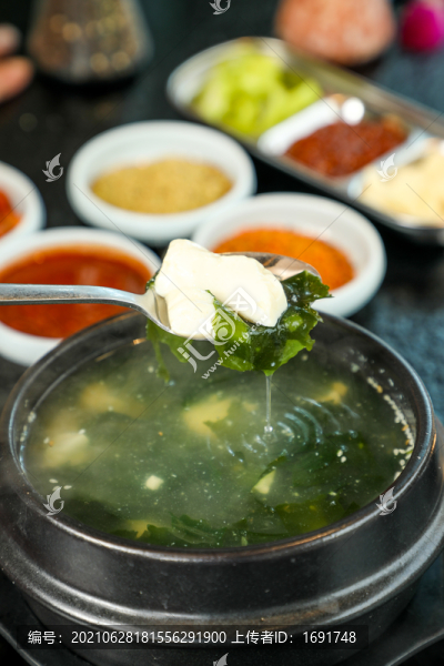 海藻裙帶豆腐湯