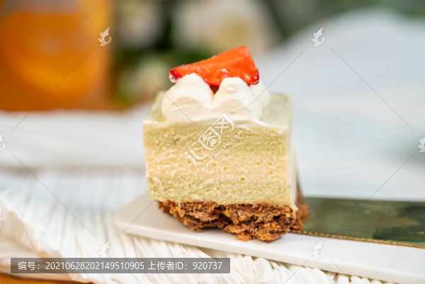 抹茶草莓慕斯