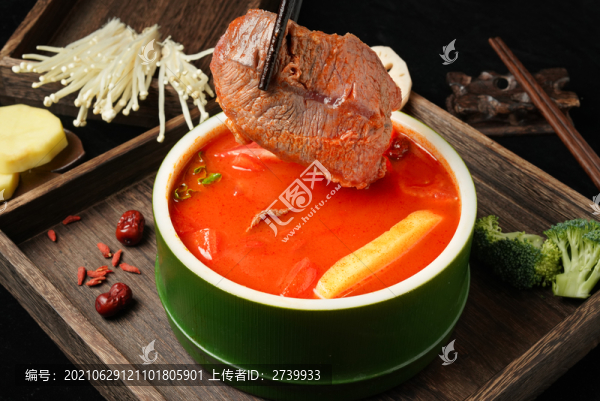 番茄牛肉小火鍋