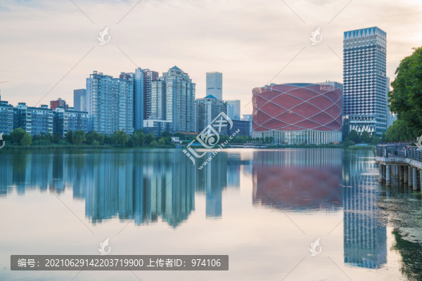 武漢城市天際線和水果湖風(fēng)光