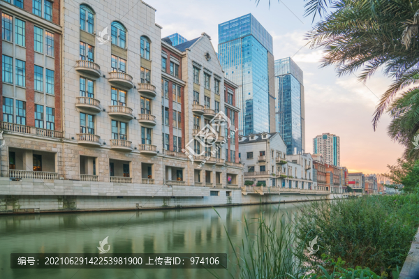 武漢城市建筑天際線和楚河風(fēng)光