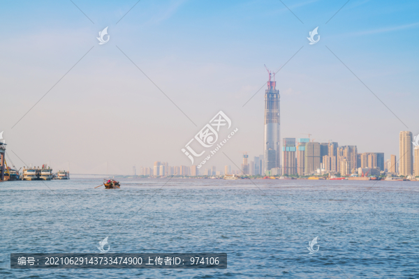武漢城市天際線和長(zhǎng)江漢江風(fēng)光