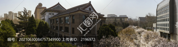 鮮花盛開(kāi)的山東師范大學(xué)