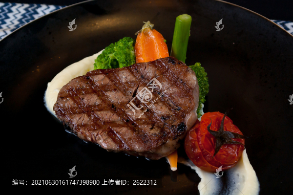 煎牛排