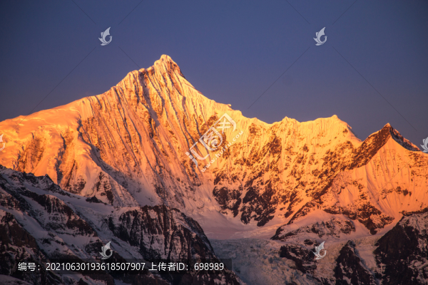 德欽飛來寺梅里雪山
