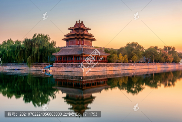 中國首都北京故宮角樓日暮風(fēng)光