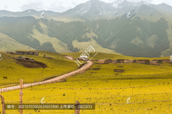 新疆伊犁瓊庫石臺天山草原風(fēng)光