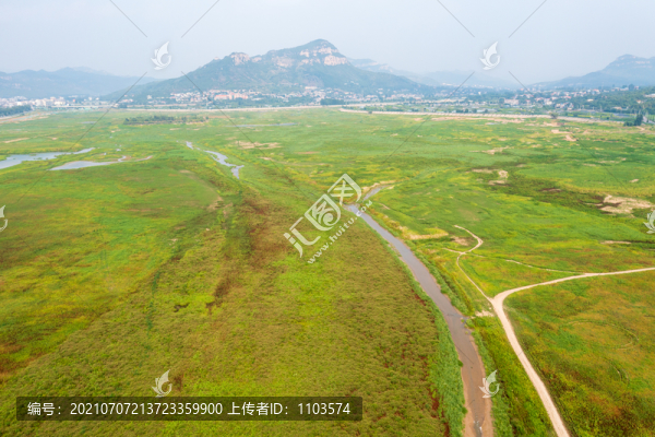 航拍濟(jì)南臥虎山水庫變身大草原