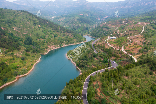 航拍濟(jì)南章丘百丈崖水庫(kù)