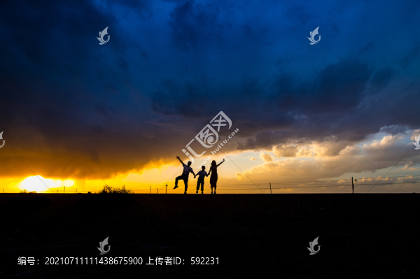 一家三口旅行
