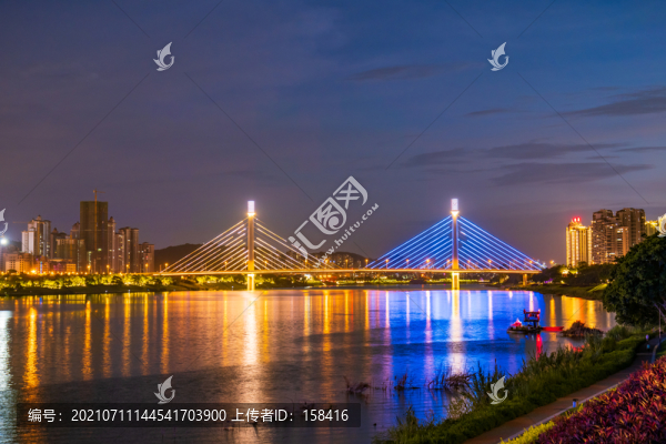 南寧邕江五象新區(qū)夜景