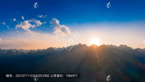 貴州小七孔景區(qū)山峰山巒風(fēng)光