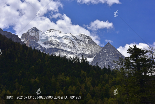 四川稻城亞丁三大神山