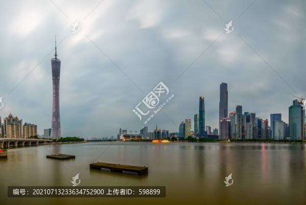 寬幅廣州夜幕來臨的城市風(fēng)光