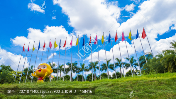 南寧國際會展中心廣場的旗桿