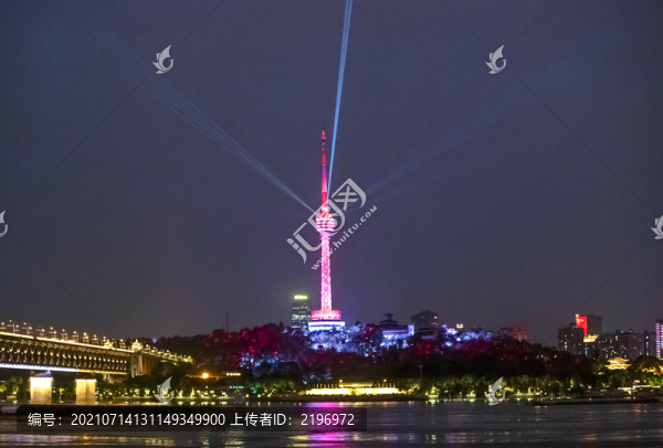 湖北龜山廣播電視塔夜景