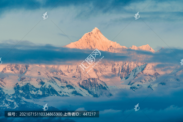 梅里雪山日出