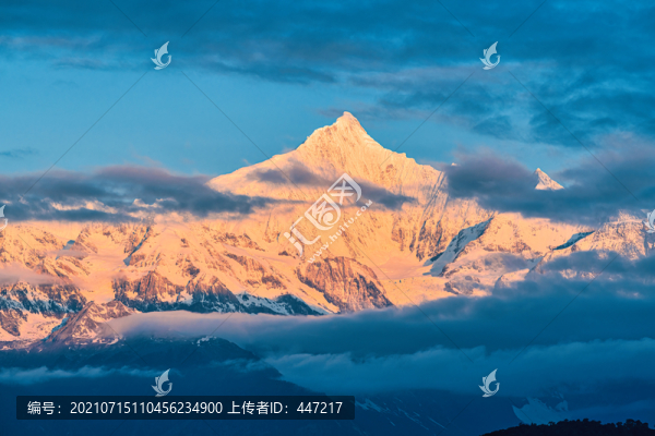 梅里雪山日出